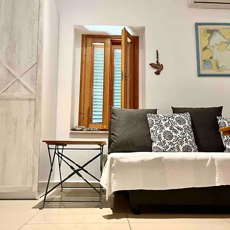 Amos Stone House - Sea View - Private Cove Access Ferienhaus *